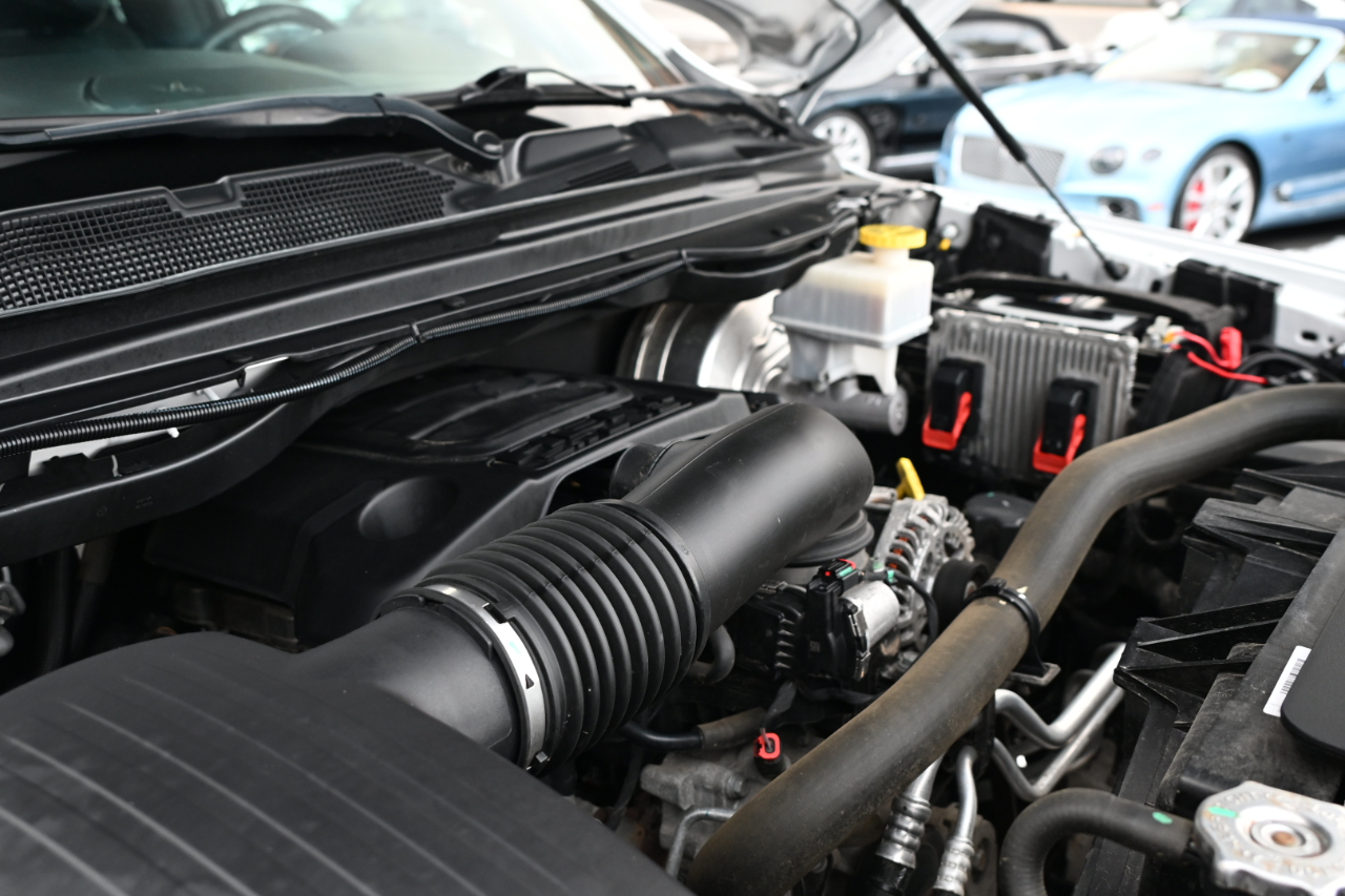 RAM 1500 Laramie 4x4 Crew Cab 5'7" Box 2022