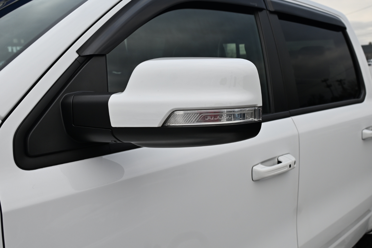 RAM 1500 Laramie 4x4 Crew Cab 5'7" Box 2022