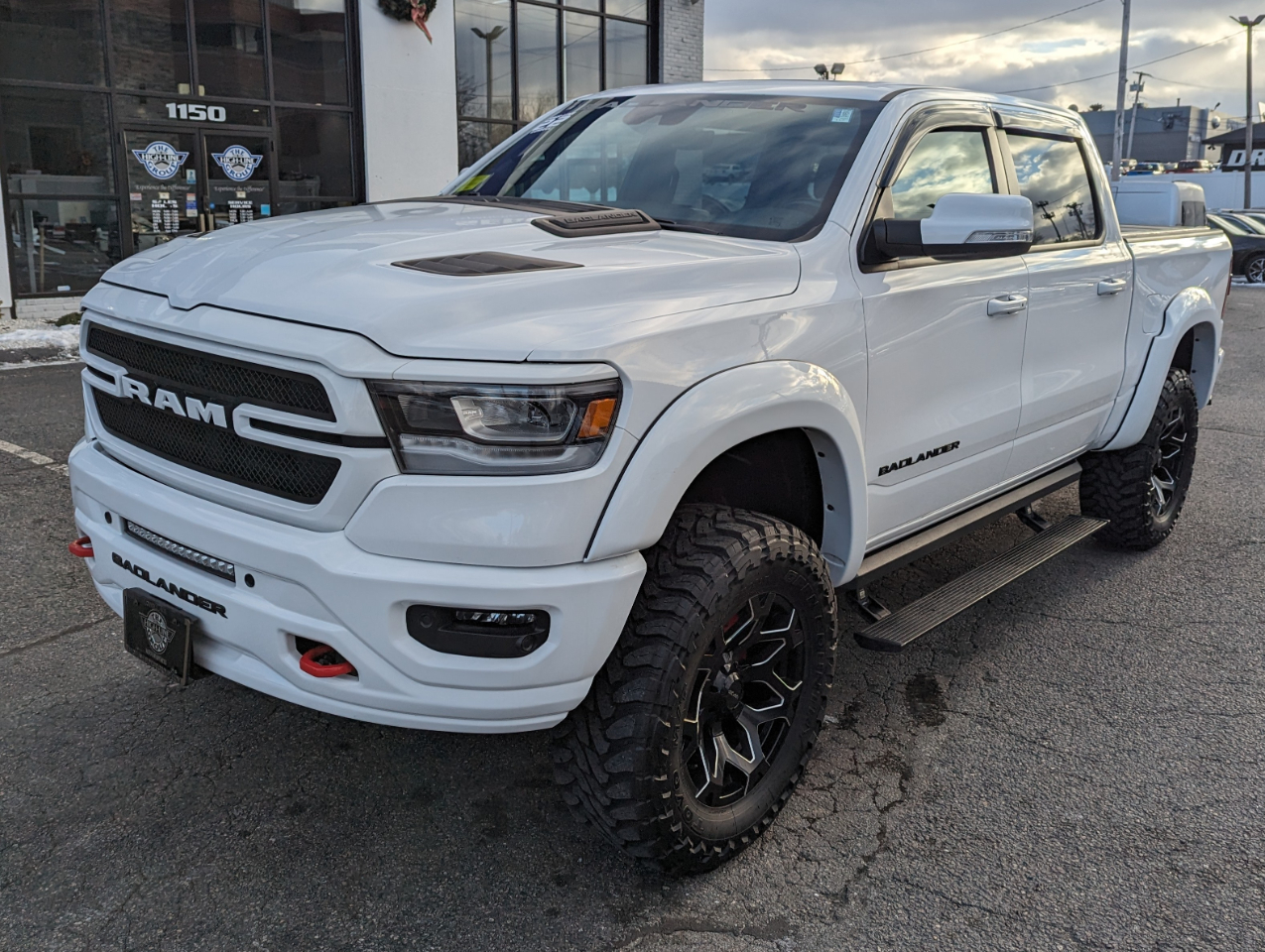 RAM 1500 Laramie 4x4 Crew Cab 5'7" Box 2022