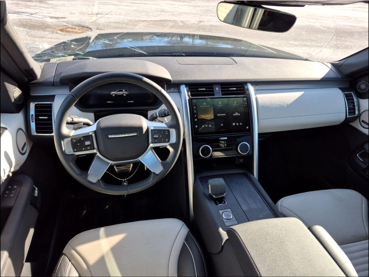 Land Rover Discovery P300 Dynamic SE 2024