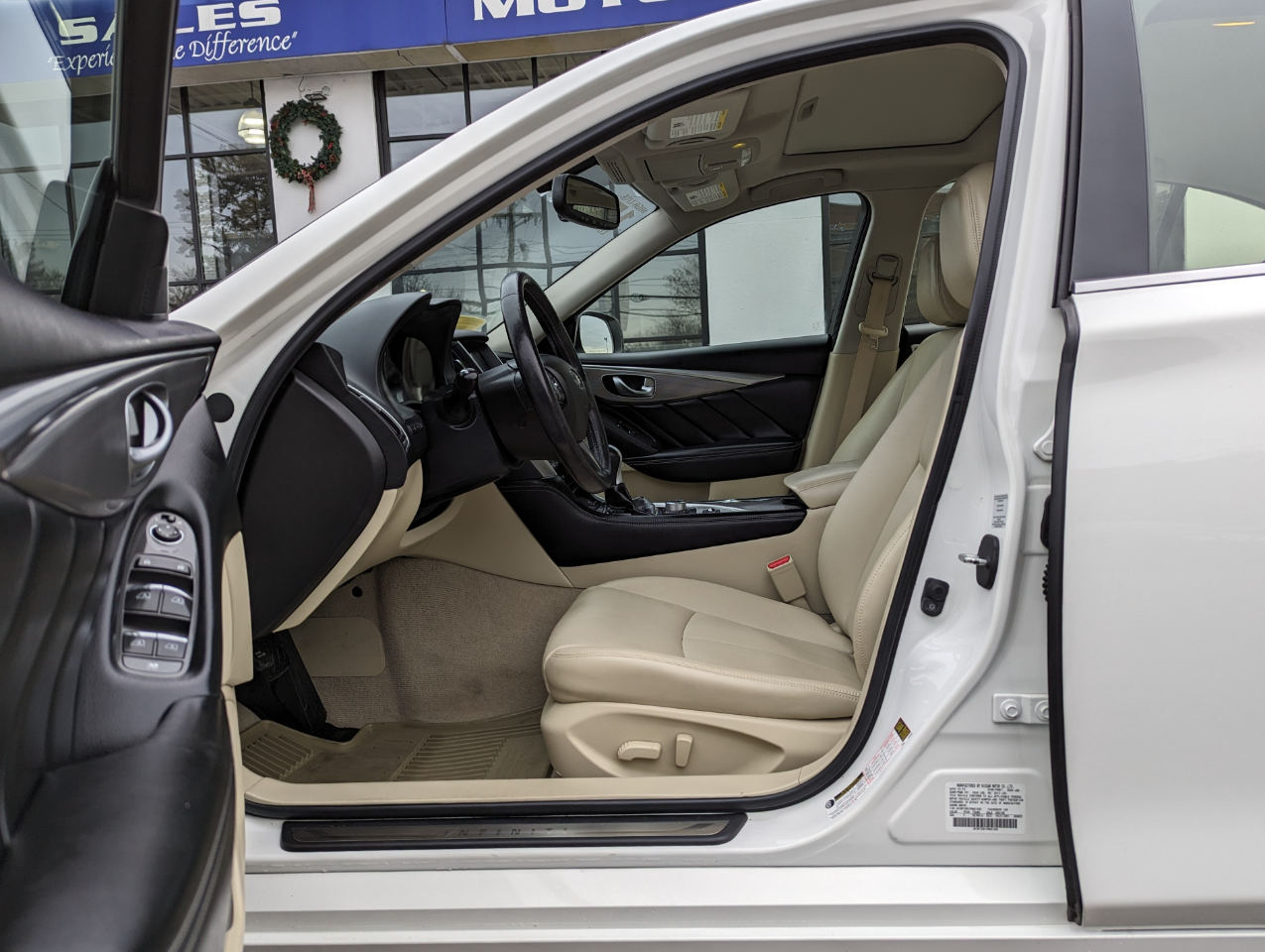 Infiniti Q50 4dr Sdn Premium AWD 2015