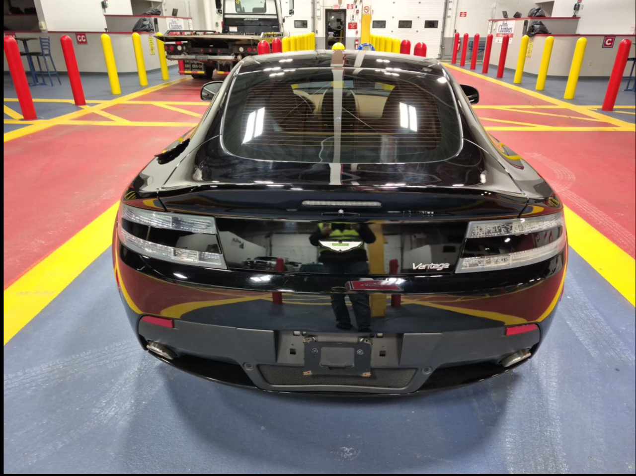 Aston Martin V8 Vantage 2dr Cpe Sportshift 2012