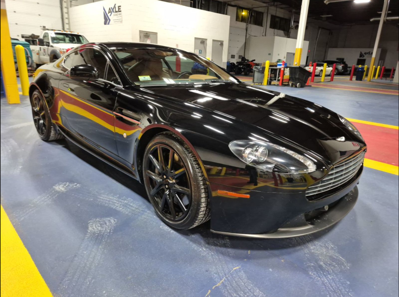 Aston Martin V8 Vantage 2dr Cpe Sportshift 2012