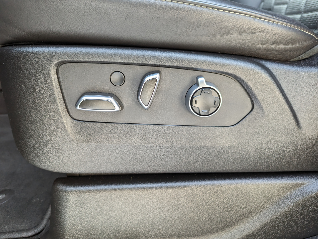 Cadillac Escalade 4WD 4dr Sport Platinum 2023