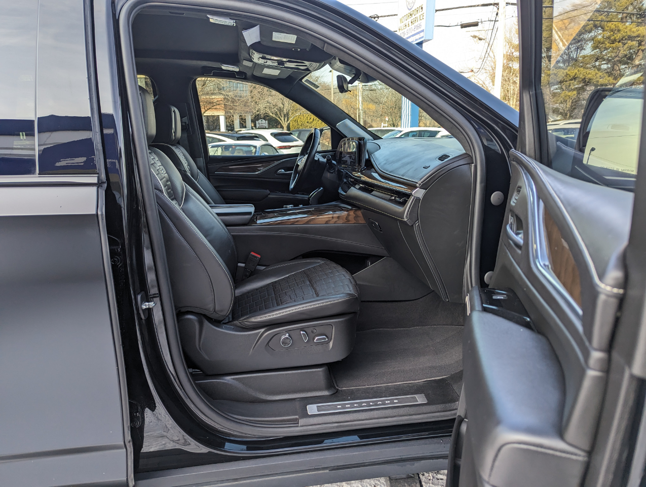 Cadillac Escalade 4WD 4dr Sport Platinum 2023