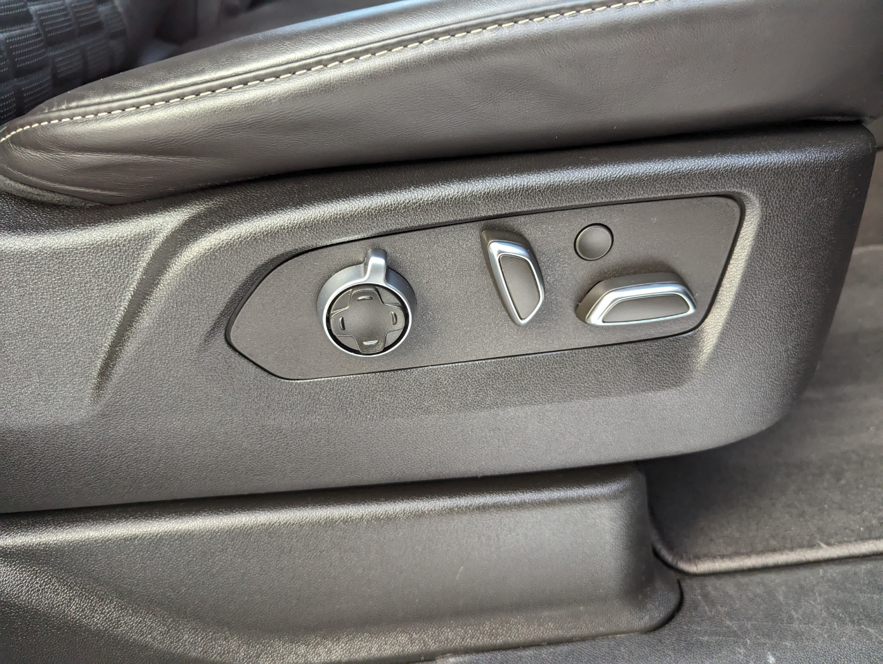 Cadillac Escalade 4WD 4dr Sport Platinum 2023