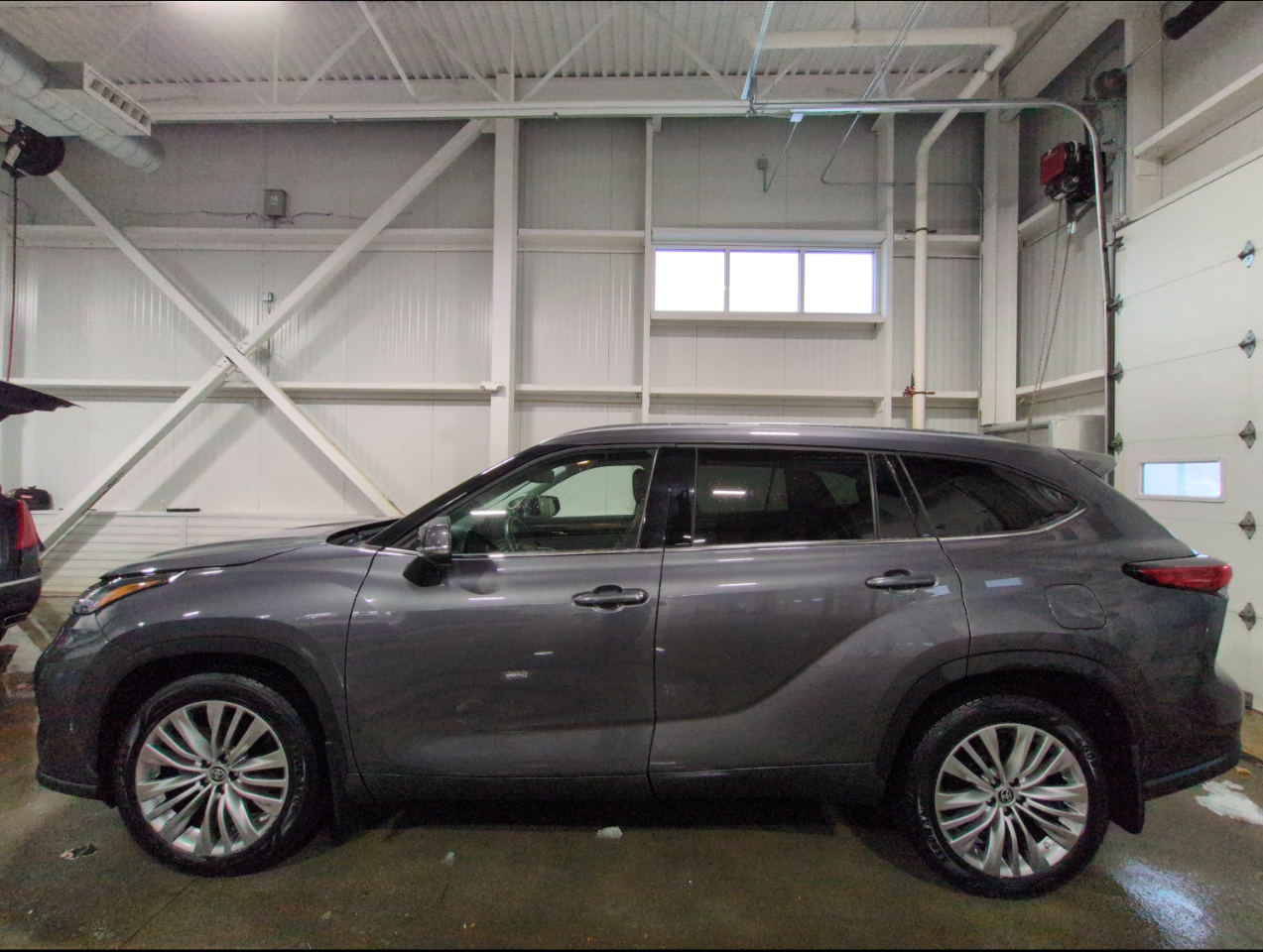 Toyota Highlander Platinum AWD (Natl) 2022