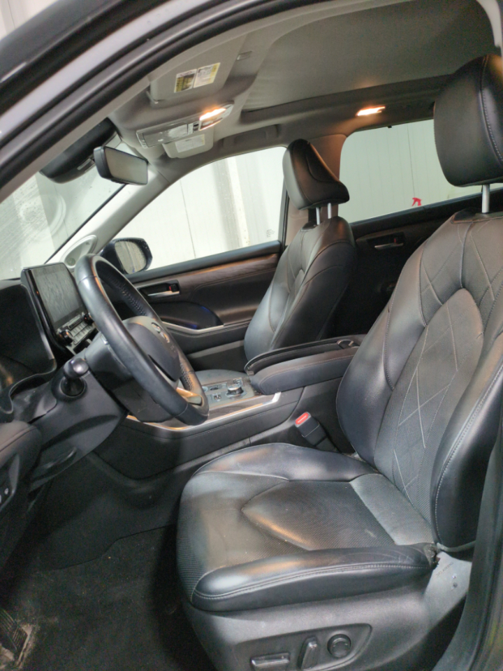 Toyota Highlander Platinum AWD (Natl) 2022