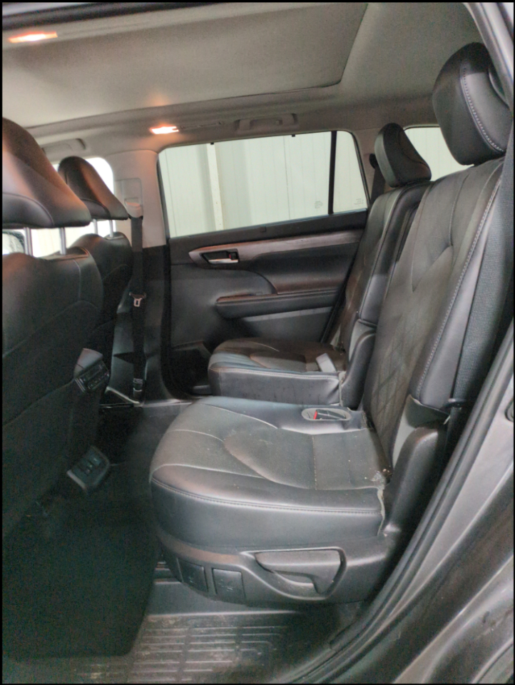 Toyota Highlander Platinum AWD (Natl) 2022