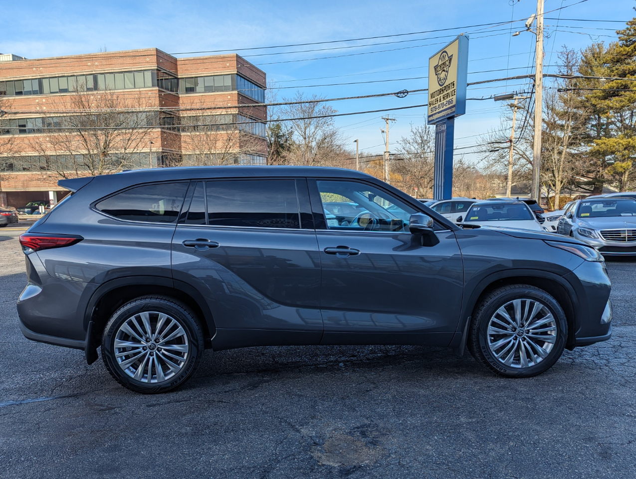 Toyota Highlander Platinum AWD (Natl) 2022