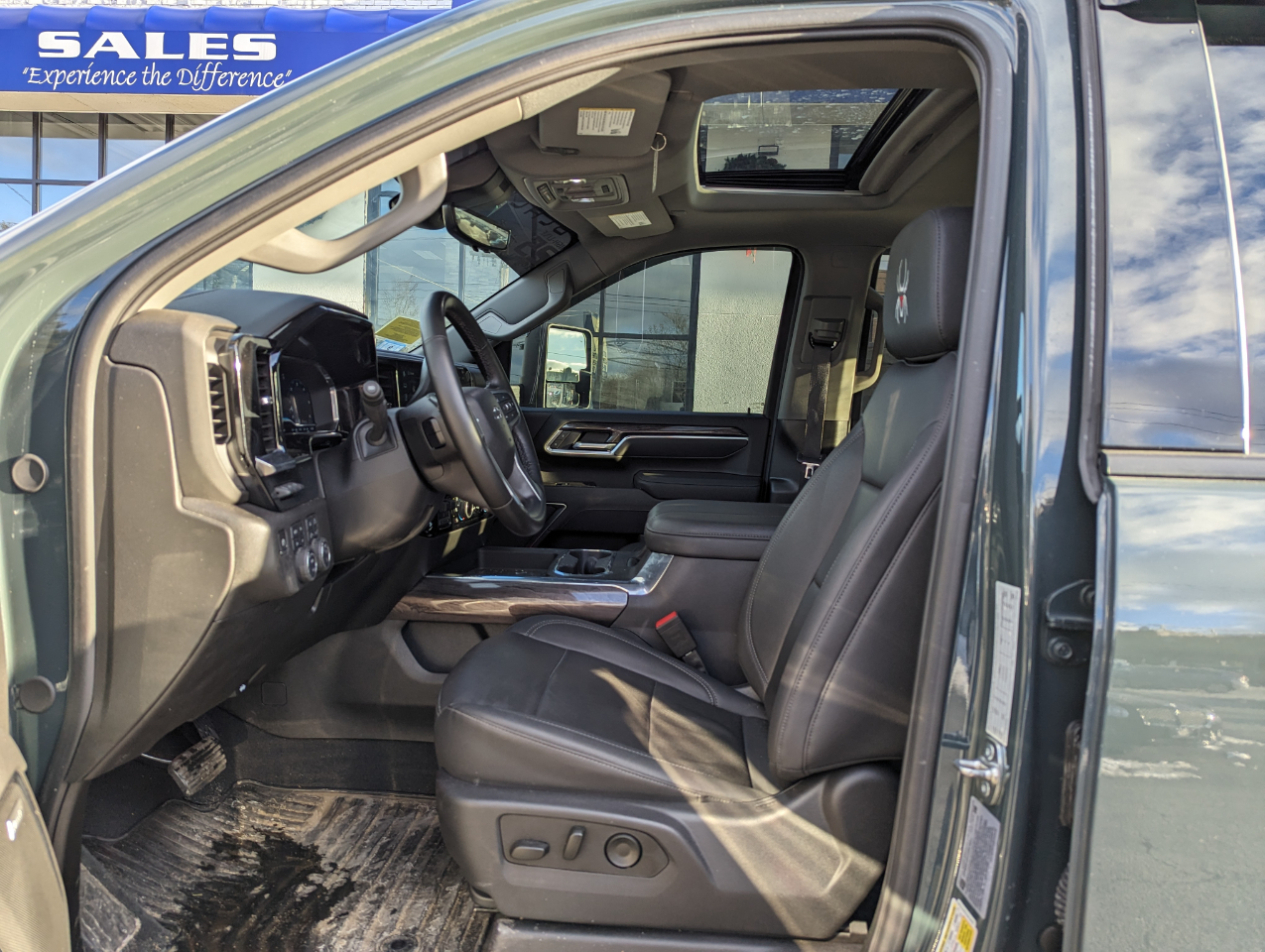 Chevrolet Silverado 2500HD 4WD Crew Cab 159" LTZ 2025
