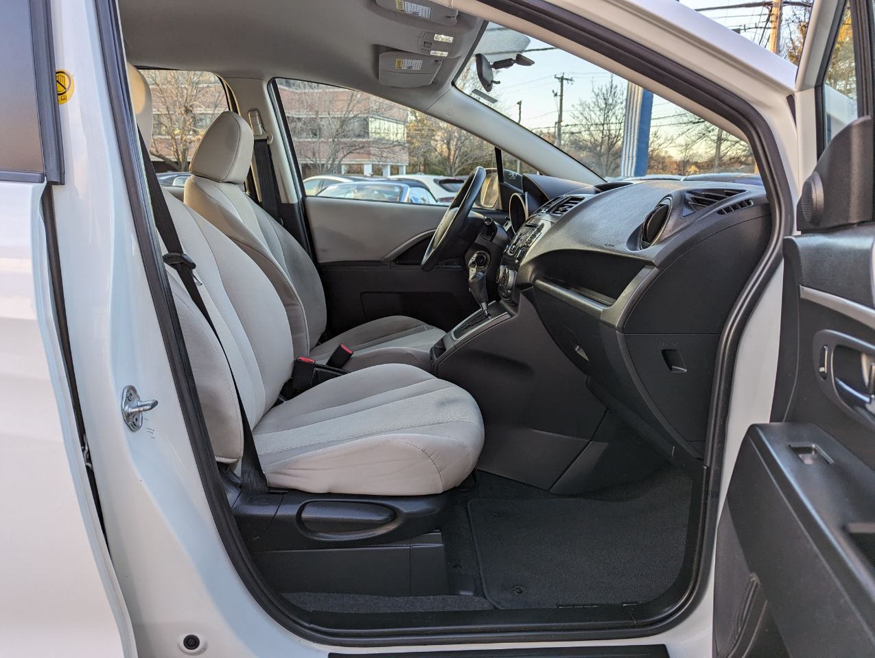 Mazda MAZDA5 4dr Wgn Auto Sport 2014