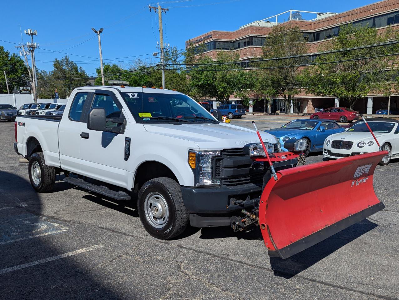 Ford Super Duty F-250 SRW XL 4WD SuperCab 8' Box 2017