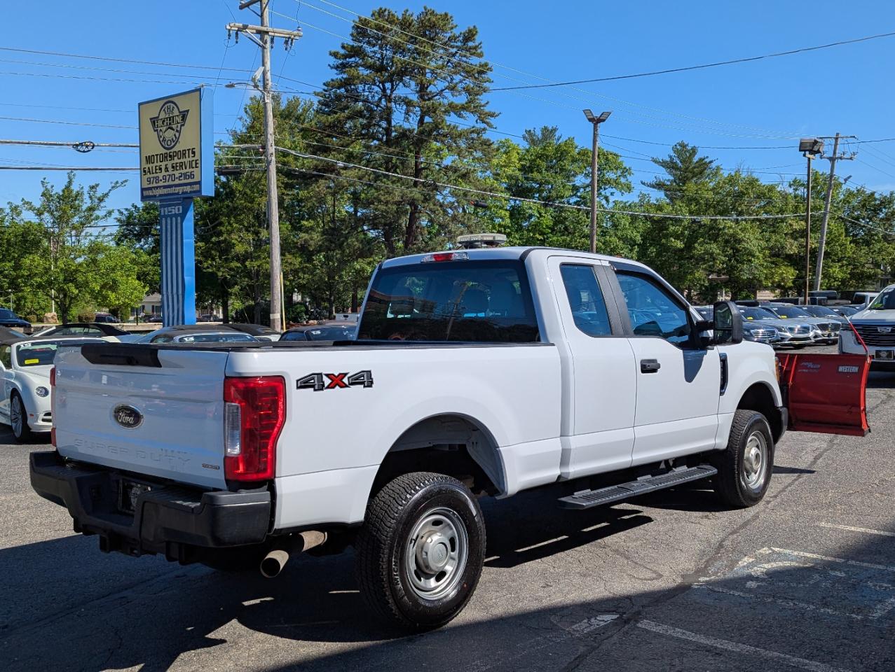 Ford Super Duty F-250 SRW XL 4WD SuperCab 8' Box 2017