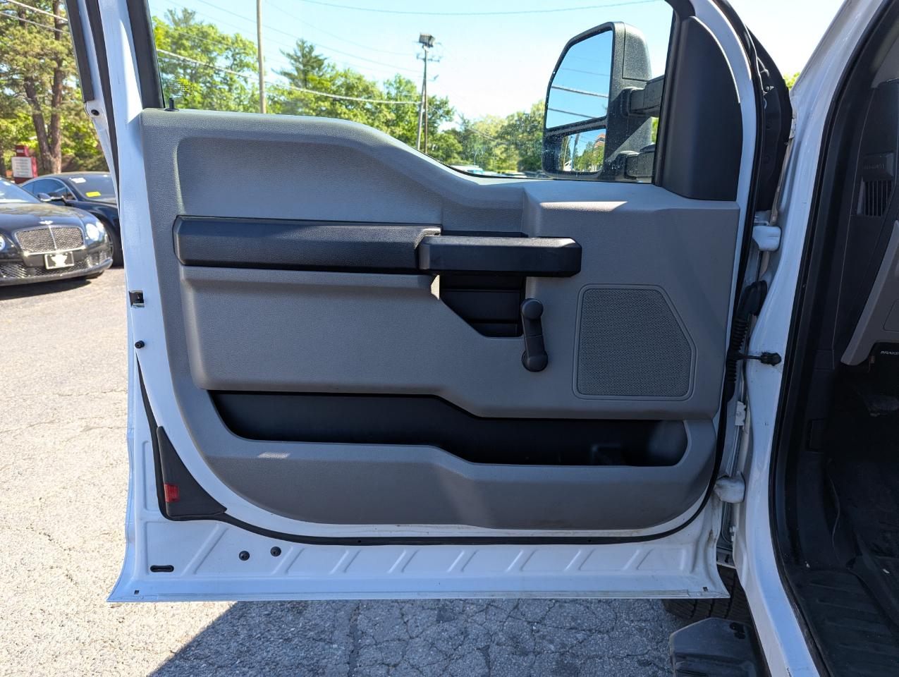 Ford Super Duty F-250 SRW XL 4WD SuperCab 8' Box 2017