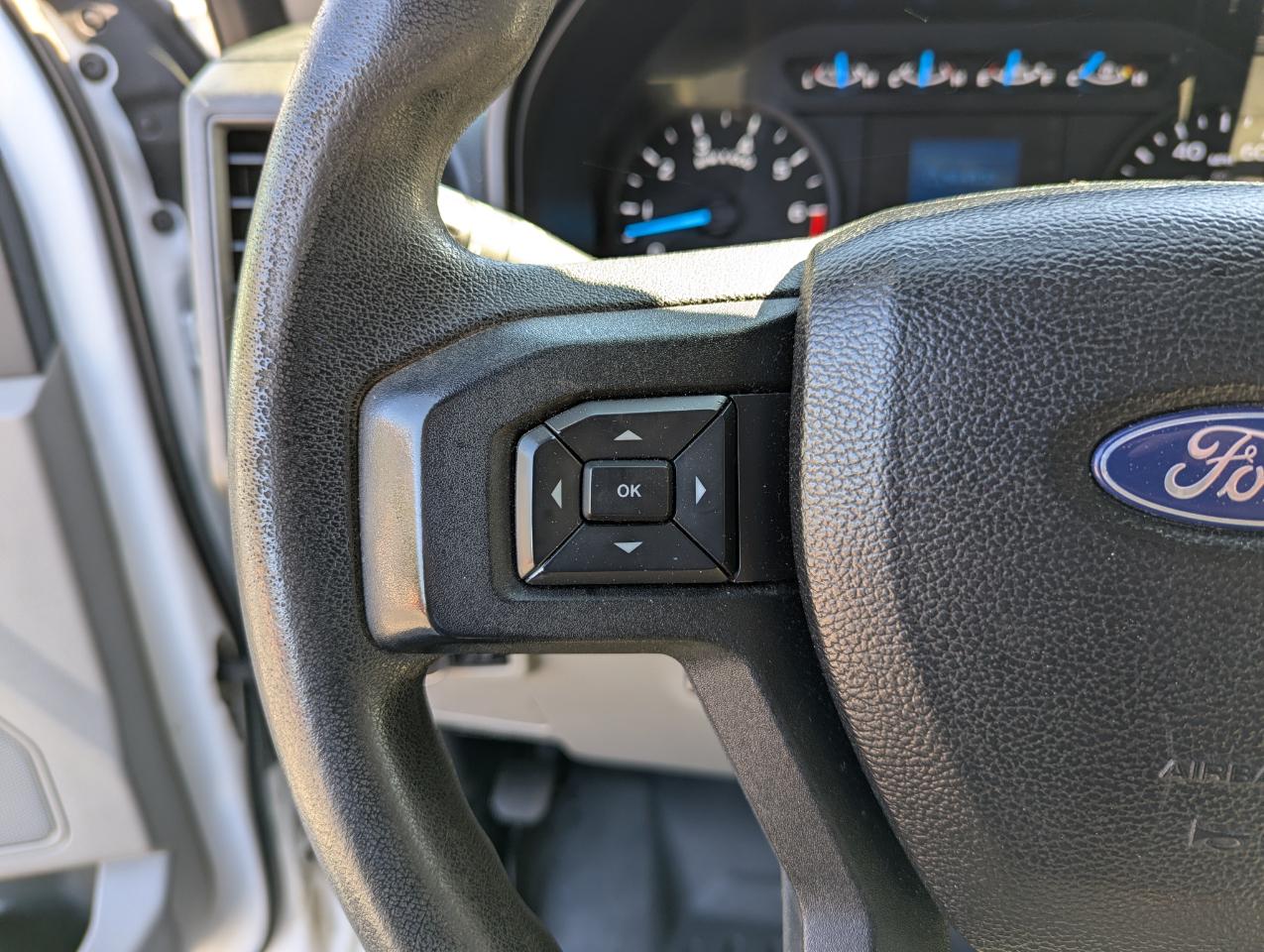 Ford Super Duty F-250 SRW XL 4WD SuperCab 8' Box 2017