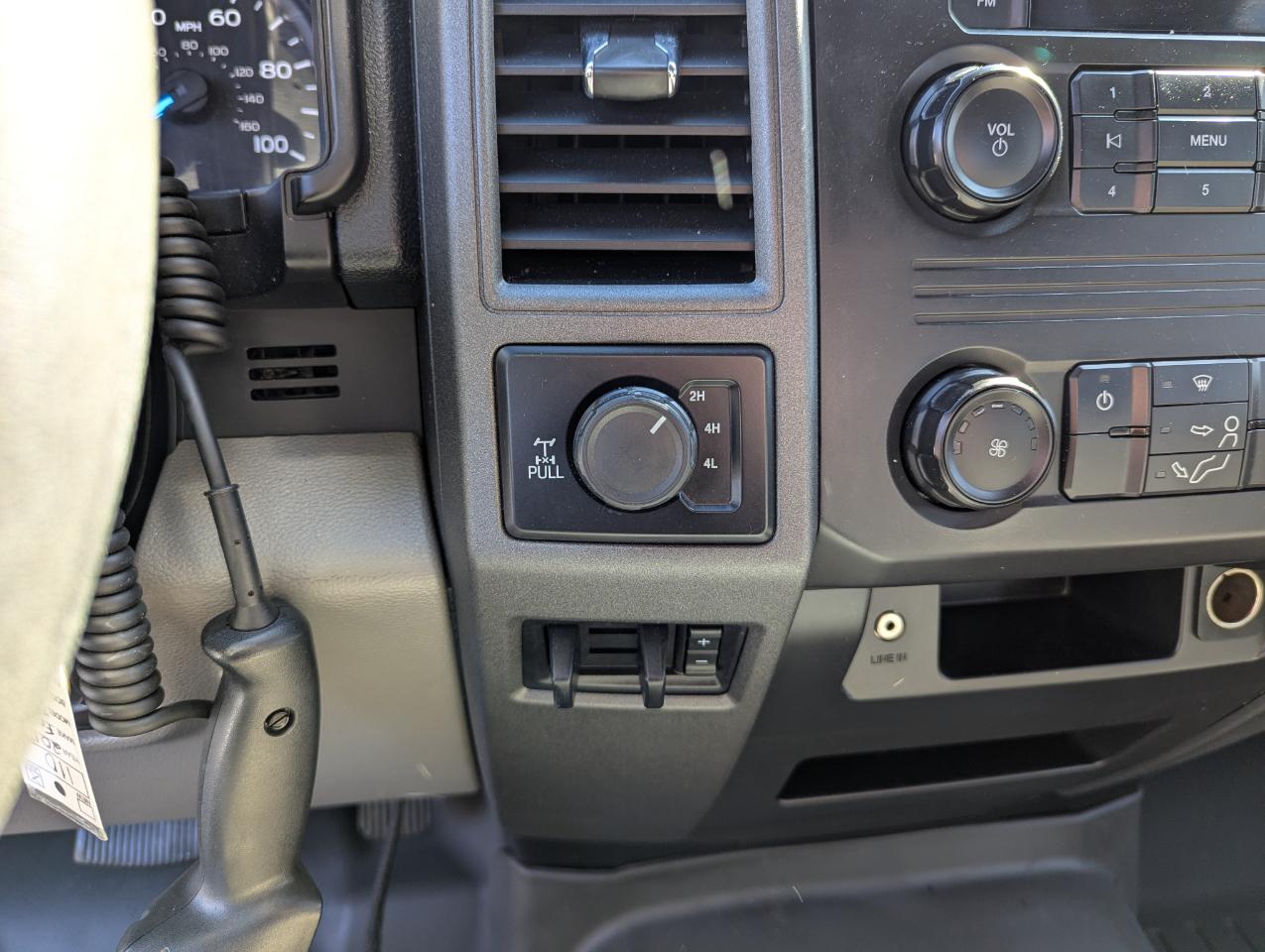 Ford Super Duty F-250 SRW XL 4WD SuperCab 8' Box 2017
