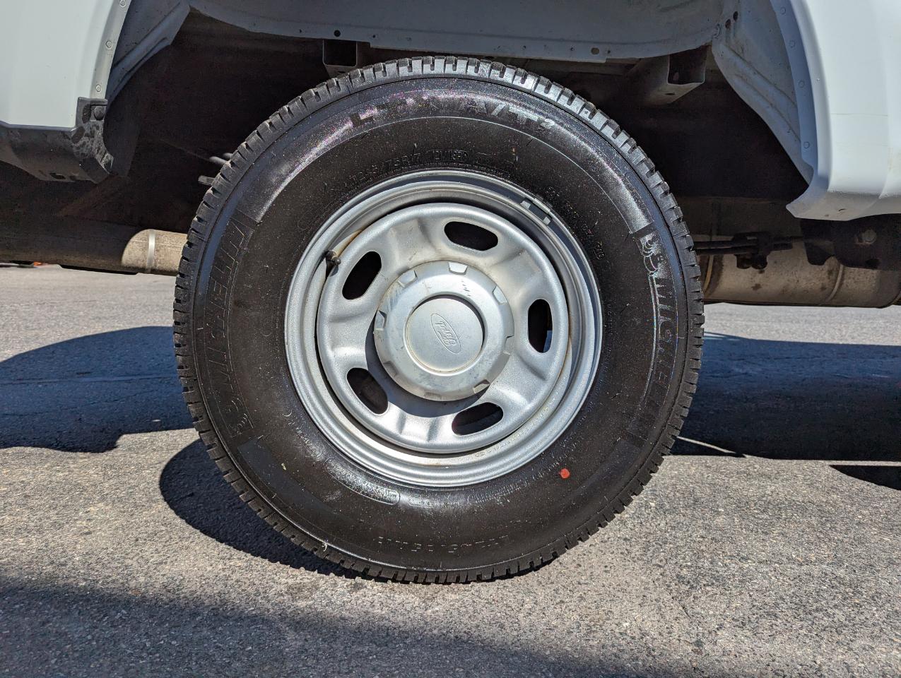 Ford Super Duty F-250 SRW XL 4WD SuperCab 8' Box 2017