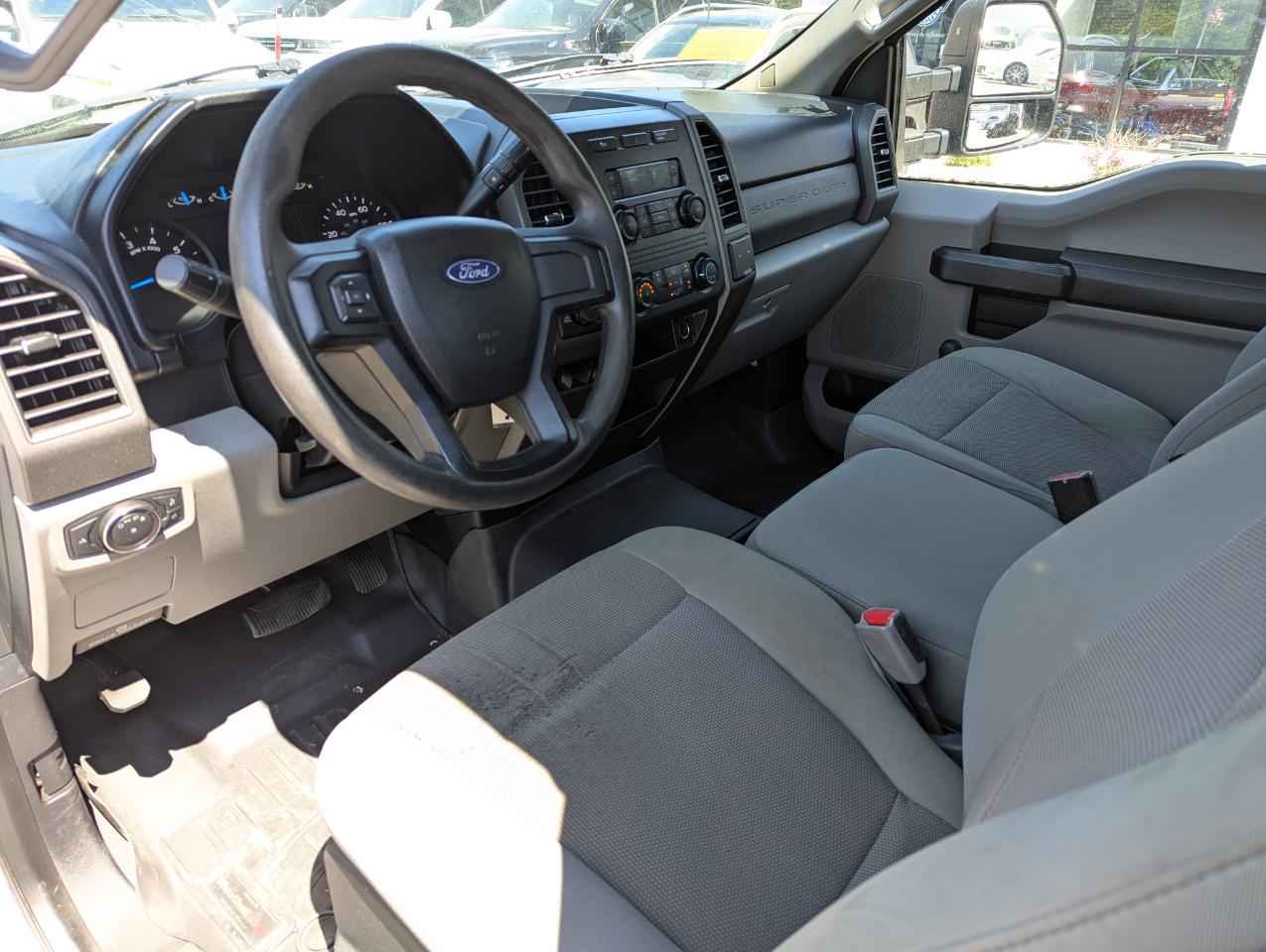 Ford Super Duty F-250 SRW XL 4WD SuperCab 8' Box 2017