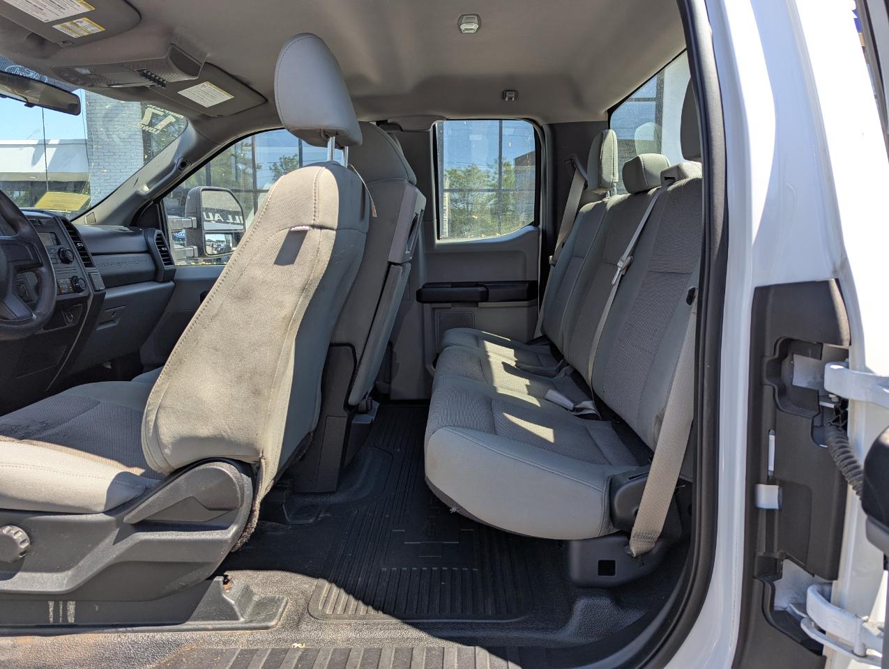 Ford Super Duty F-250 SRW XL 4WD SuperCab 8' Box 2017