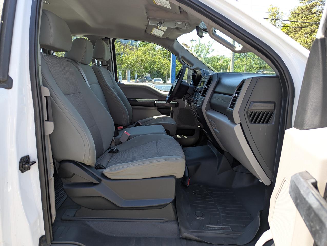 Ford Super Duty F-250 SRW XL 4WD SuperCab 8' Box 2017
