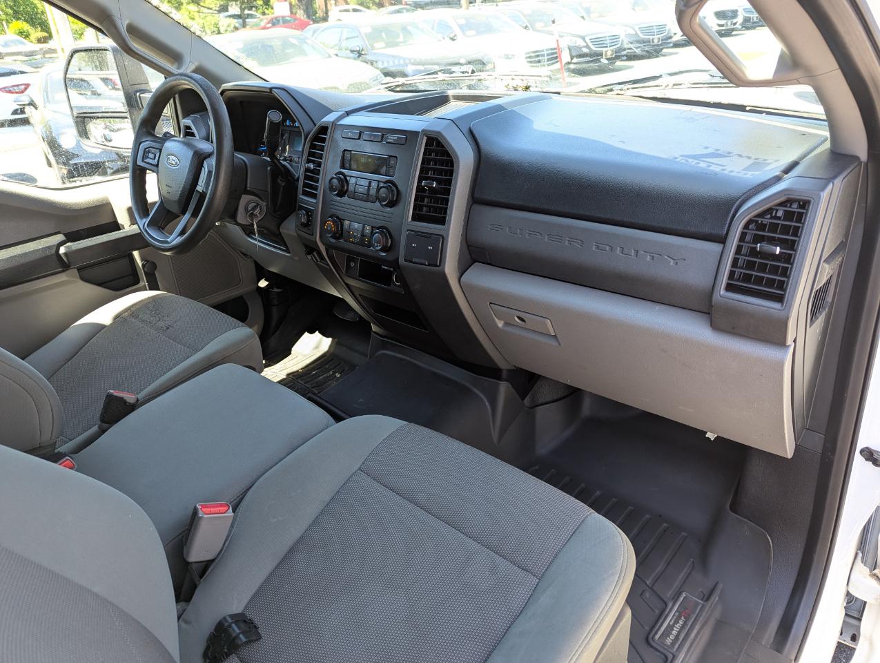 Ford Super Duty F-250 SRW XL 4WD SuperCab 8' Box 2017