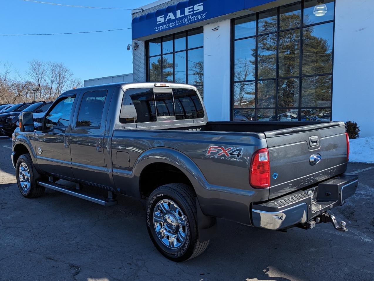 Ford Super Duty F-350 SRW 4WD Crew Cab 156" Lariat 2015