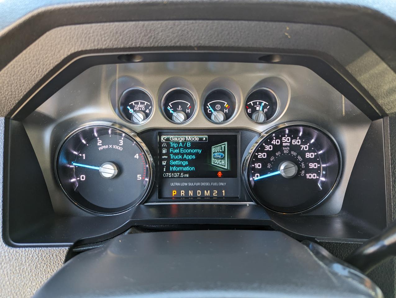 Ford Super Duty F-350 SRW 4WD Crew Cab 156" Lariat 2015