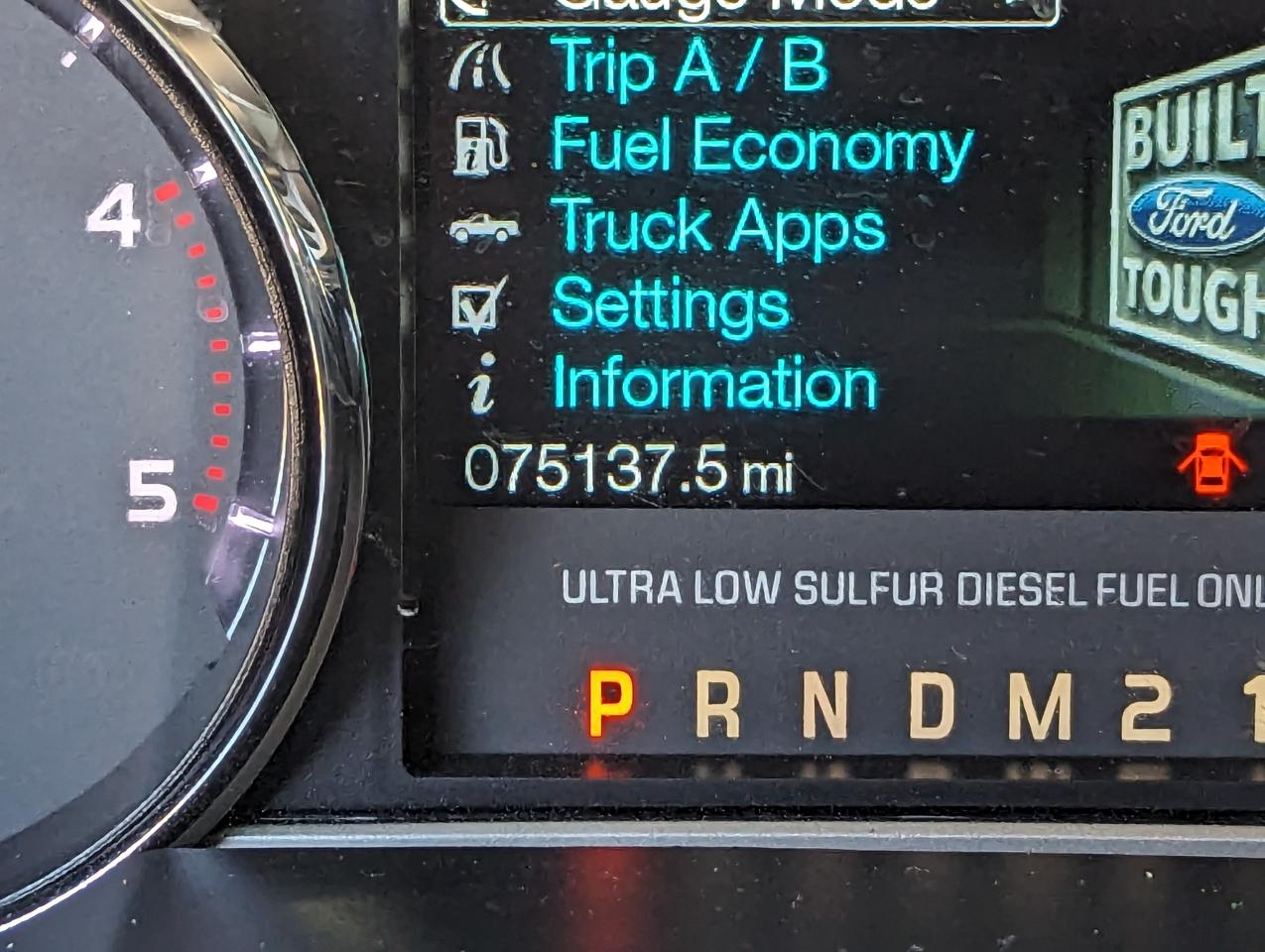 Ford Super Duty F-350 SRW 4WD Crew Cab 156" Lariat 2015