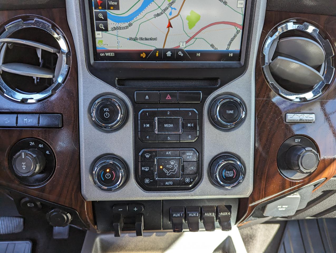 Ford Super Duty F-350 SRW 4WD Crew Cab 156" Lariat 2015