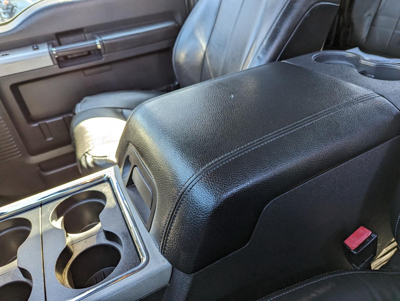 Ford Super Duty F-350 SRW 4WD Crew Cab 156" Lariat 2015