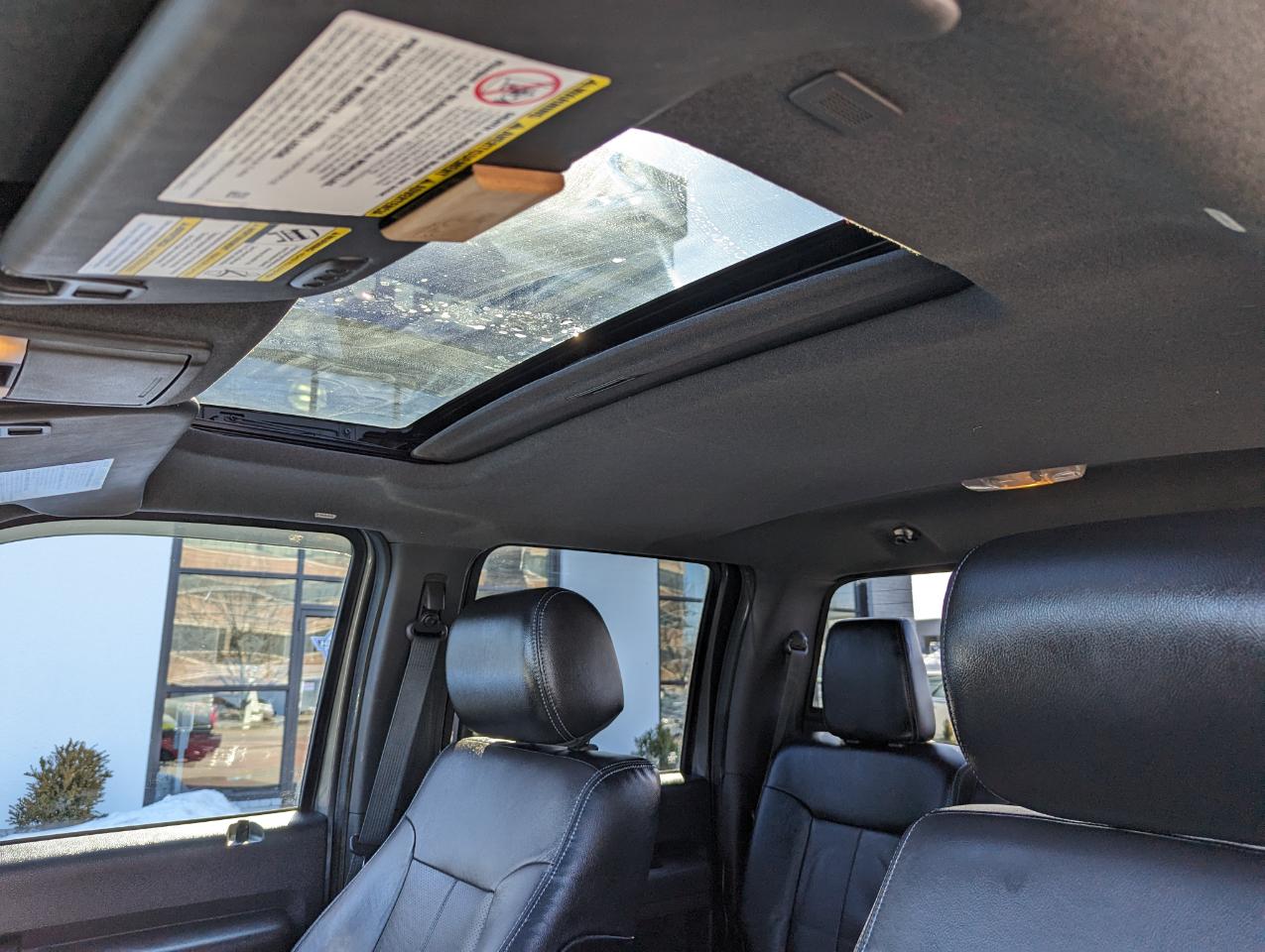 Ford Super Duty F-350 SRW 4WD Crew Cab 156" Lariat 2015