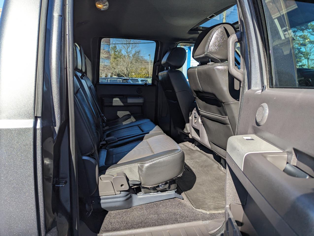 Ford Super Duty F-350 SRW 4WD Crew Cab 156" Lariat 2015