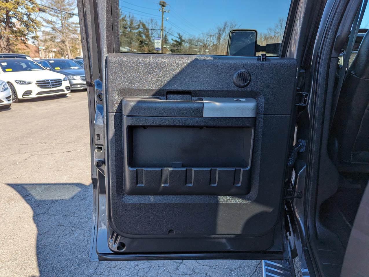 Ford Super Duty F-350 SRW 4WD Crew Cab 156" Lariat 2015