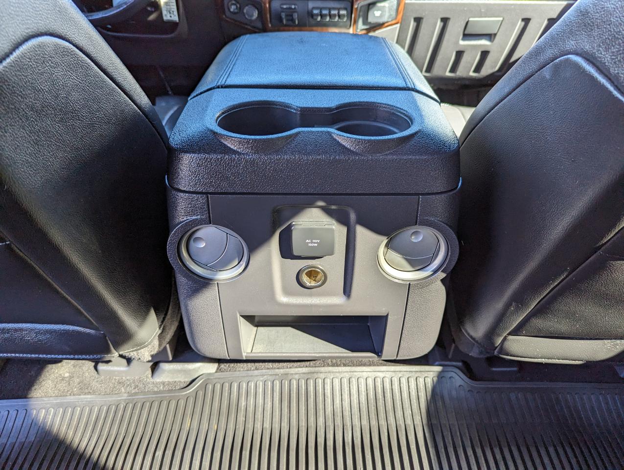 Ford Super Duty F-350 SRW 4WD Crew Cab 156" Lariat 2015