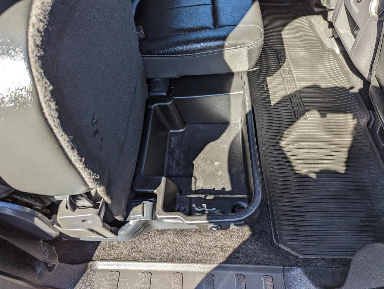 Ford Super Duty F-350 SRW 4WD Crew Cab 156" Lariat 2015