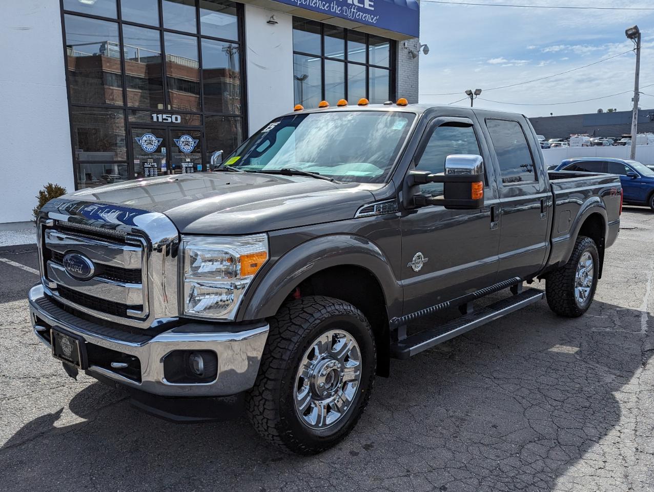 Ford Super Duty F-350 SRW 4WD Crew Cab 156" Lariat 2015