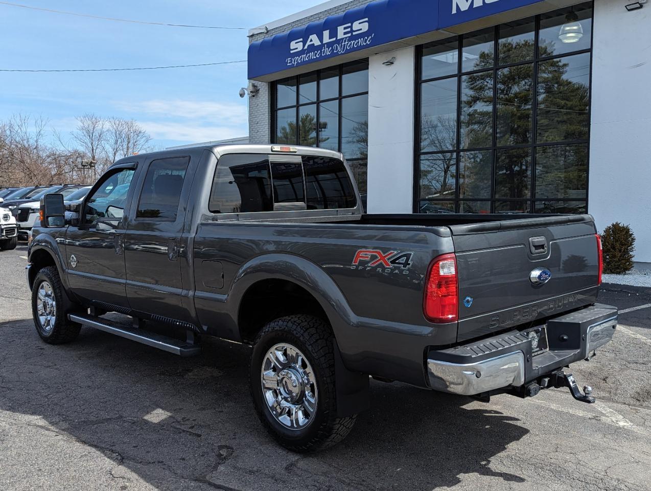 Ford Super Duty F-350 SRW 4WD Crew Cab 156" Lariat 2015
