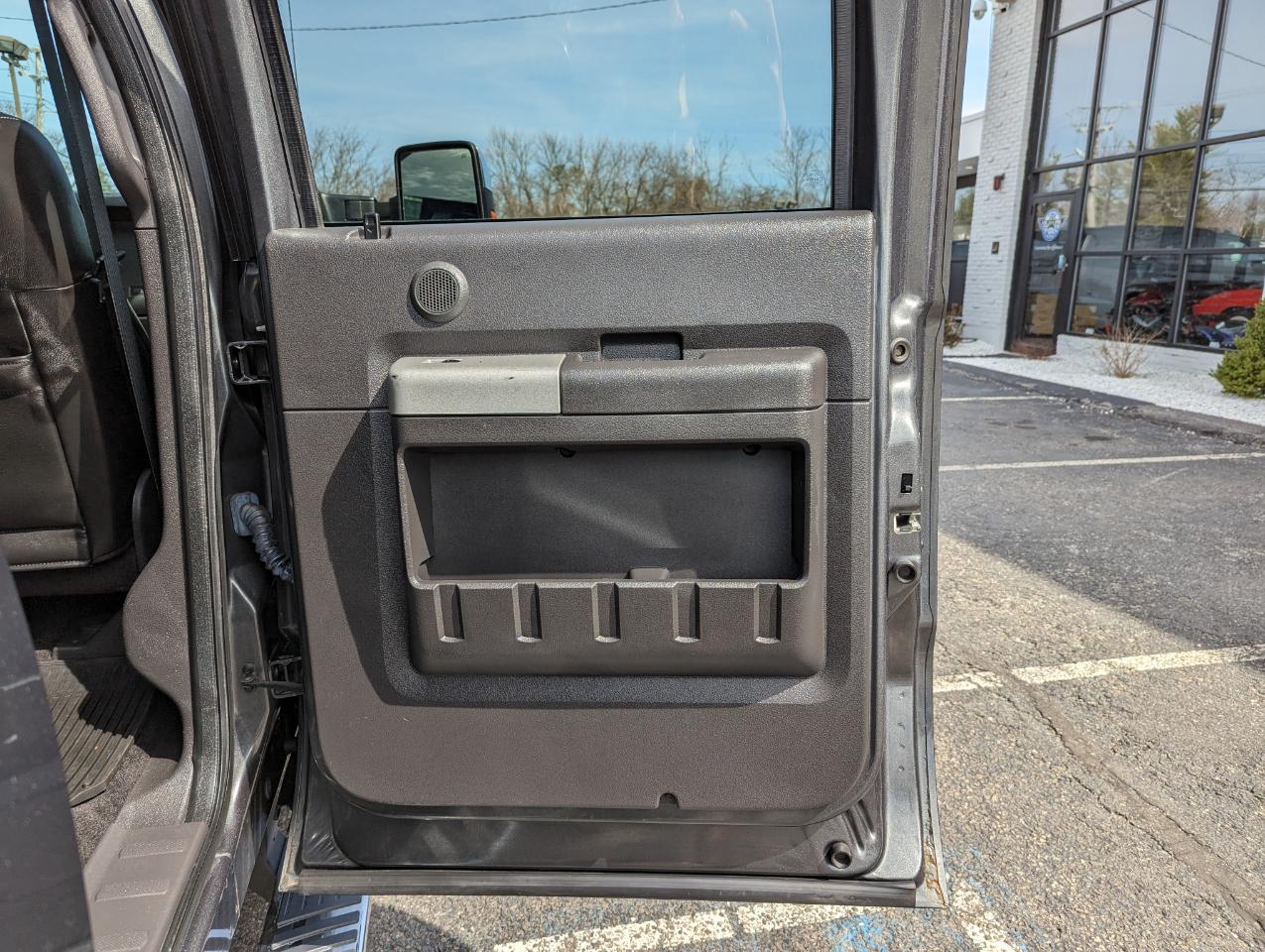 Ford Super Duty F-350 SRW 4WD Crew Cab 156" Lariat 2015