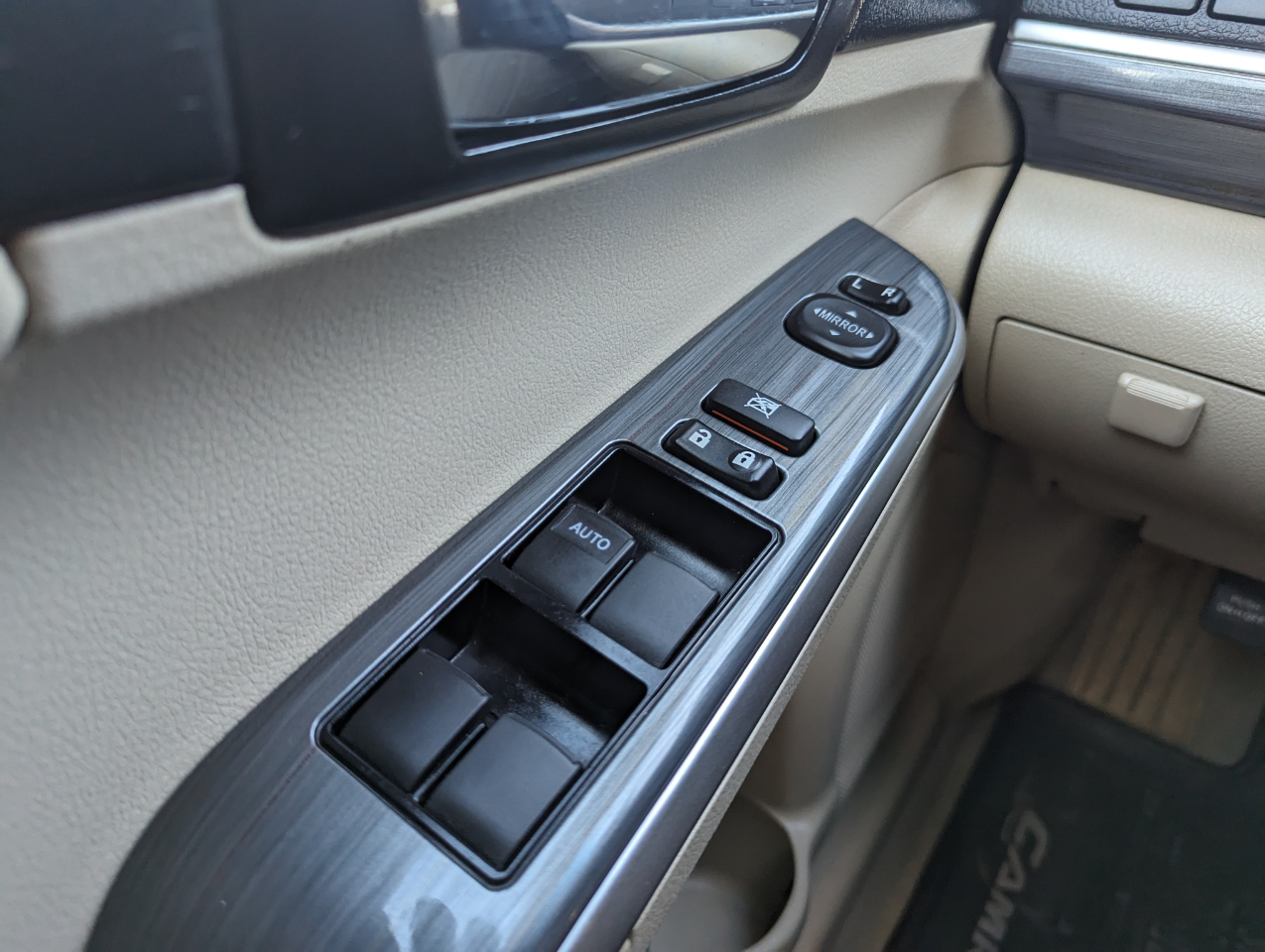 Toyota Camry Hybrid 4dr Sdn XLE (Natl) 2013