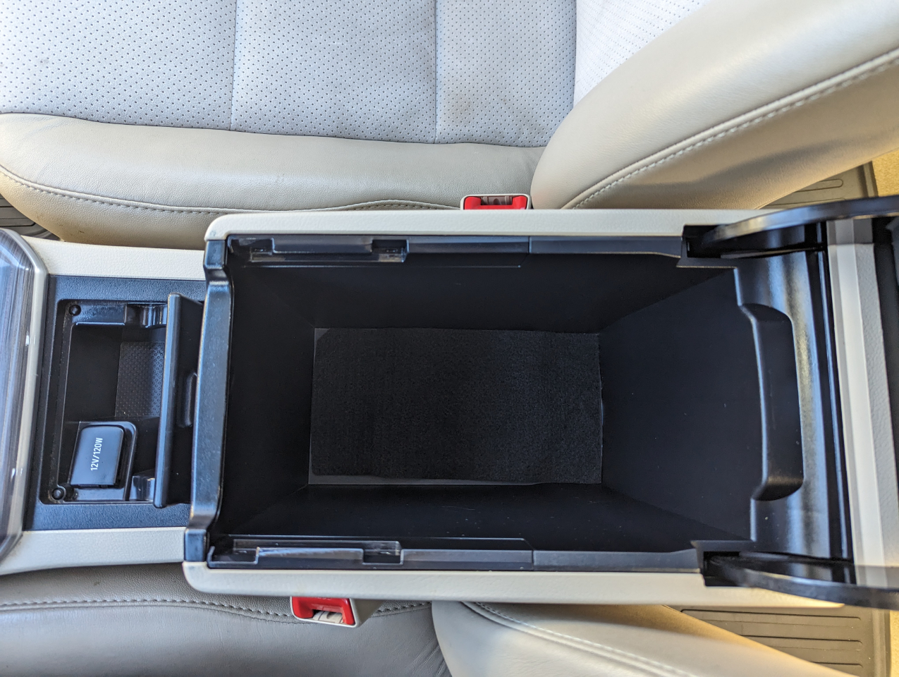 Toyota Camry Hybrid 4dr Sdn XLE (Natl) 2013