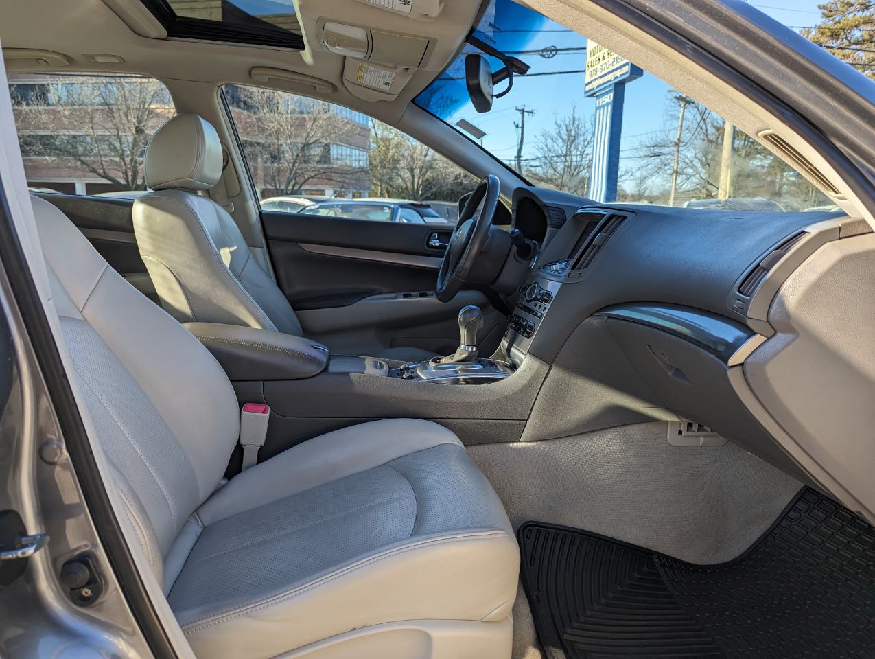 Infiniti Q40 4dr Sdn AWD 2015