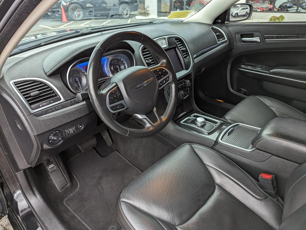 Chrysler 300 Touring L AWD 2021