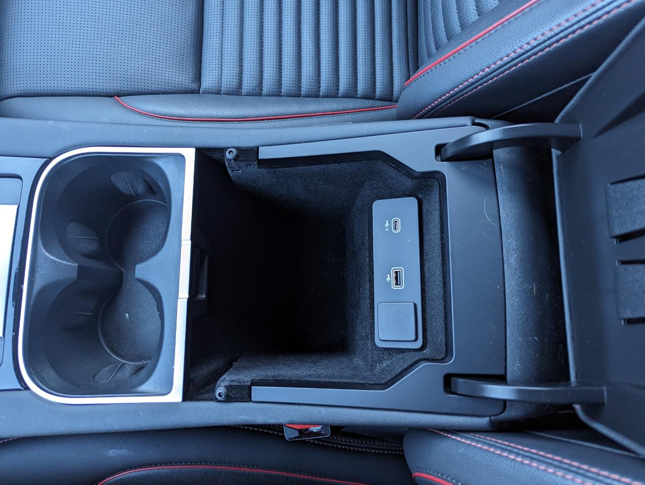 Land Rover Discovery Sport SE R-Dynamic 4WD 2023