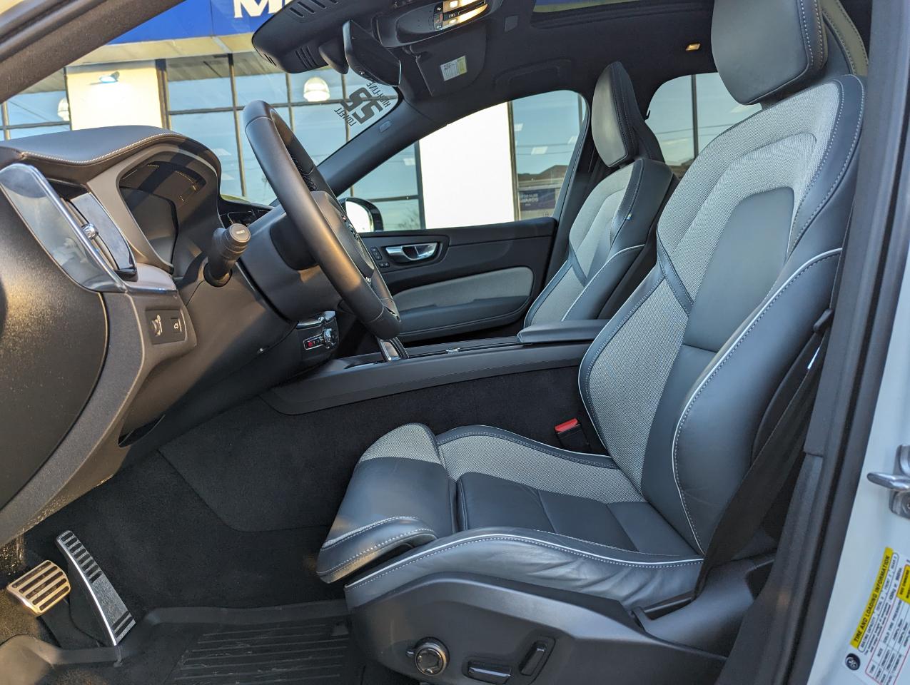 Volvo XC60 B5 AWD R-Design 2022