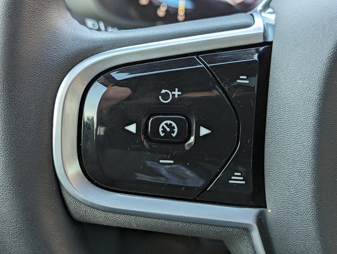 Volvo XC60 B5 AWD R-Design 2022