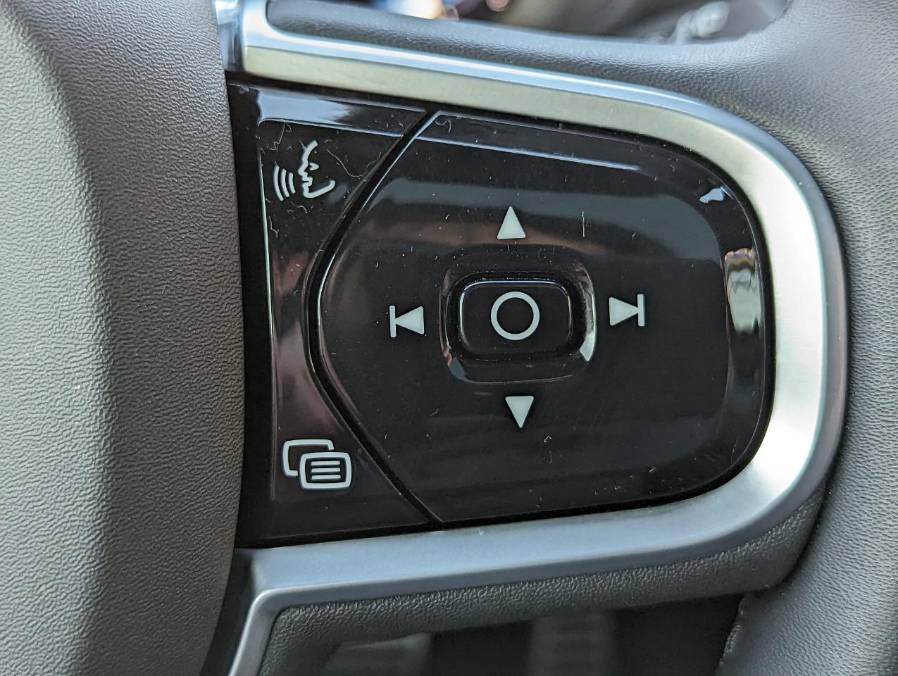 Volvo XC60 B5 AWD R-Design 2022