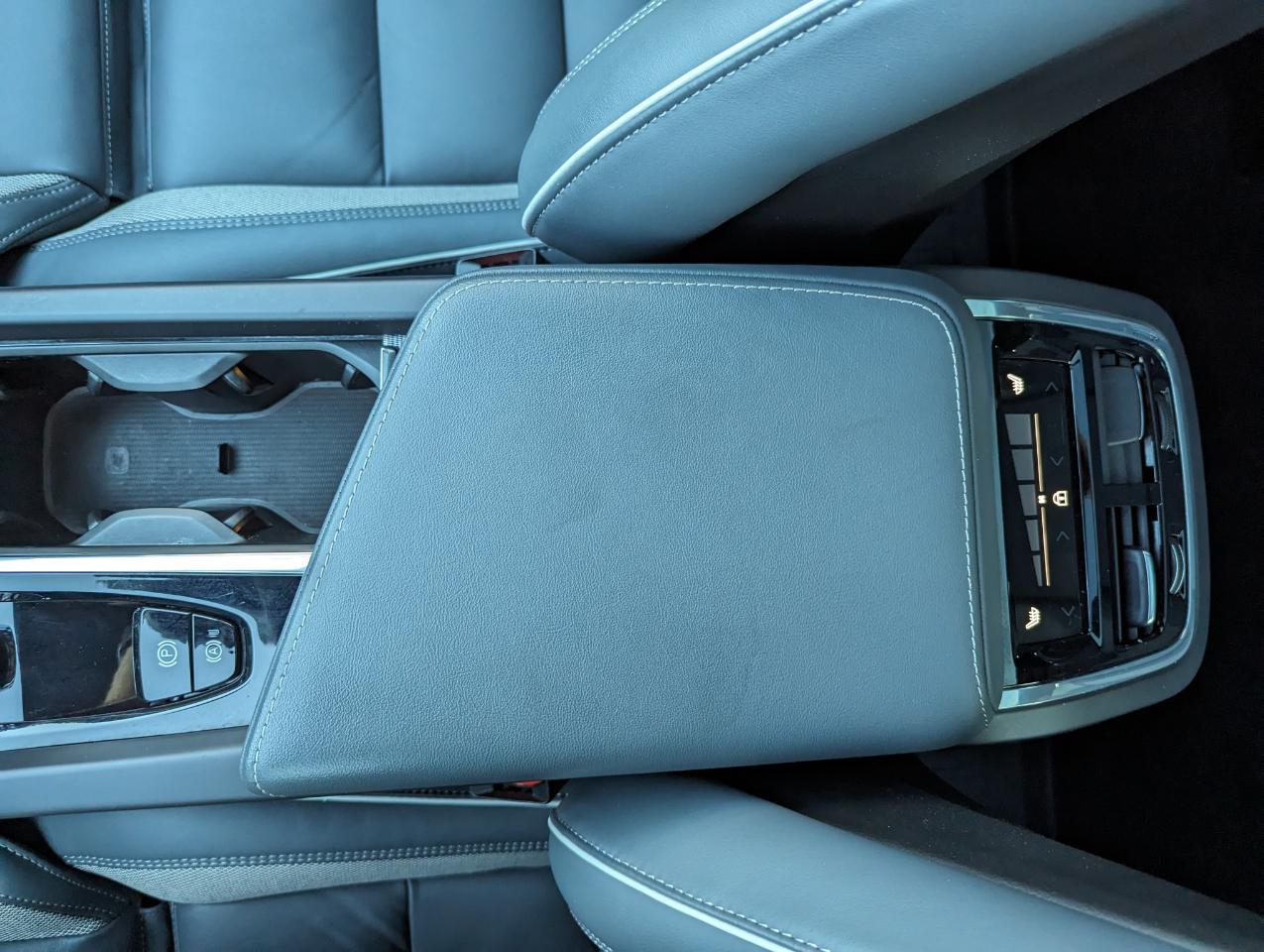 Volvo XC60 B5 AWD R-Design 2022