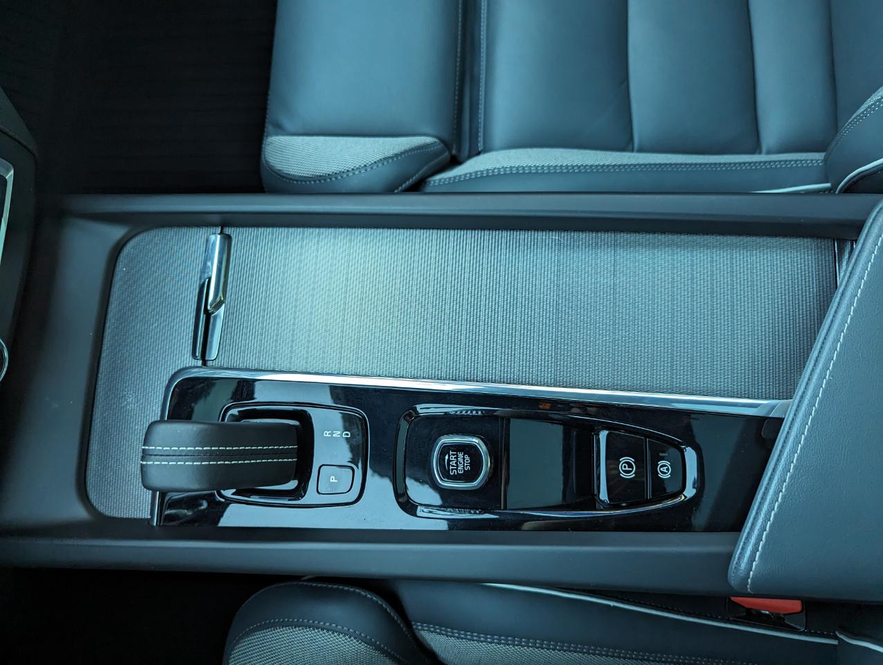 Volvo XC60 B5 AWD R-Design 2022