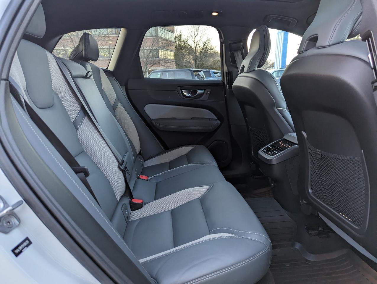 Volvo XC60 B5 AWD R-Design 2022